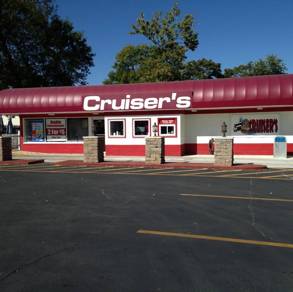 Cruisers Drive Thru | restaurant | 806 E Fayette Ave, Effingham, IL 62401, USA | 2173423760 OR +1 217-342-3760