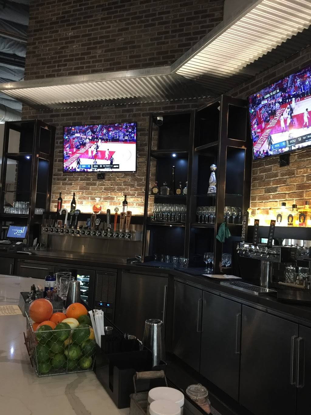 Fat Maddie’s Blackhawk | restaurant | 3483 Blackhawk Plaza Cir, Danville, CA 94506, United States | 9253094752 OR +1 925-309-4752