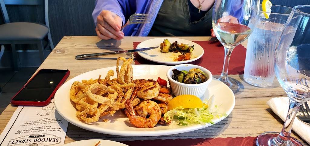 Seafood Street Eatery | restaurant | 341 E Yamato Rd, Boca Raton, FL 33431, USA | 5614652961 OR +1 561-465-2961