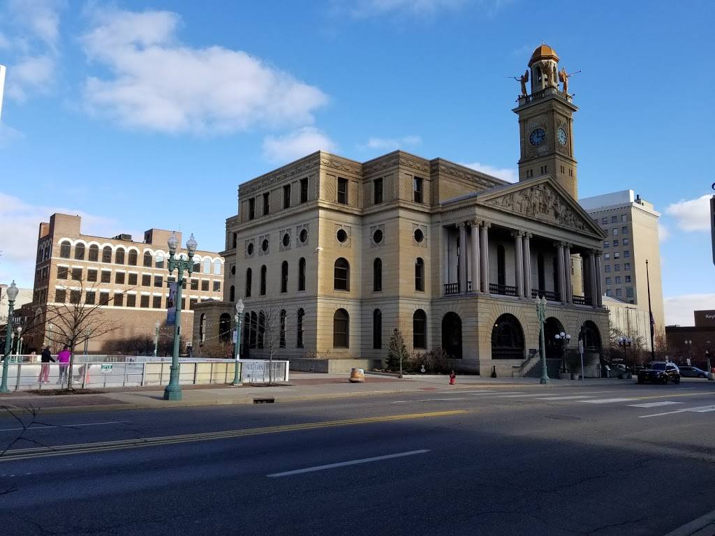Arcade Coneys | restaurant | 215 Tuscarawas St W, Canton, OH 44702, USA | 3304542294 OR +1 330-454-2294