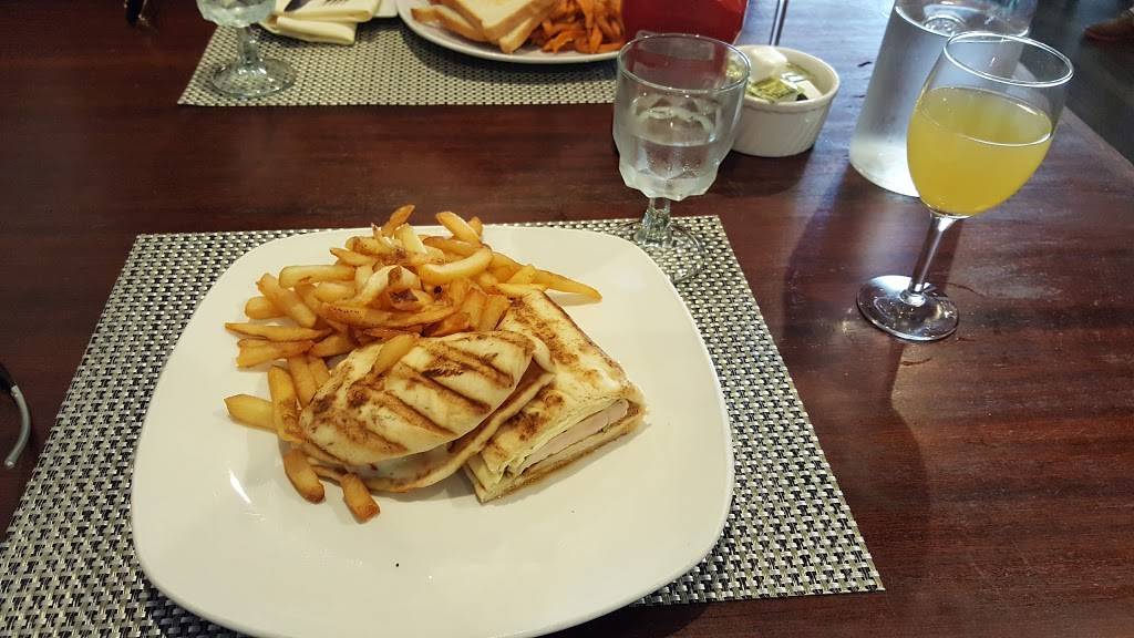 Connollys Corner | restaurant | 71-15 Grand Ave, Maspeth, NY 11378, USA | 7185657383 OR +1 718-565-7383