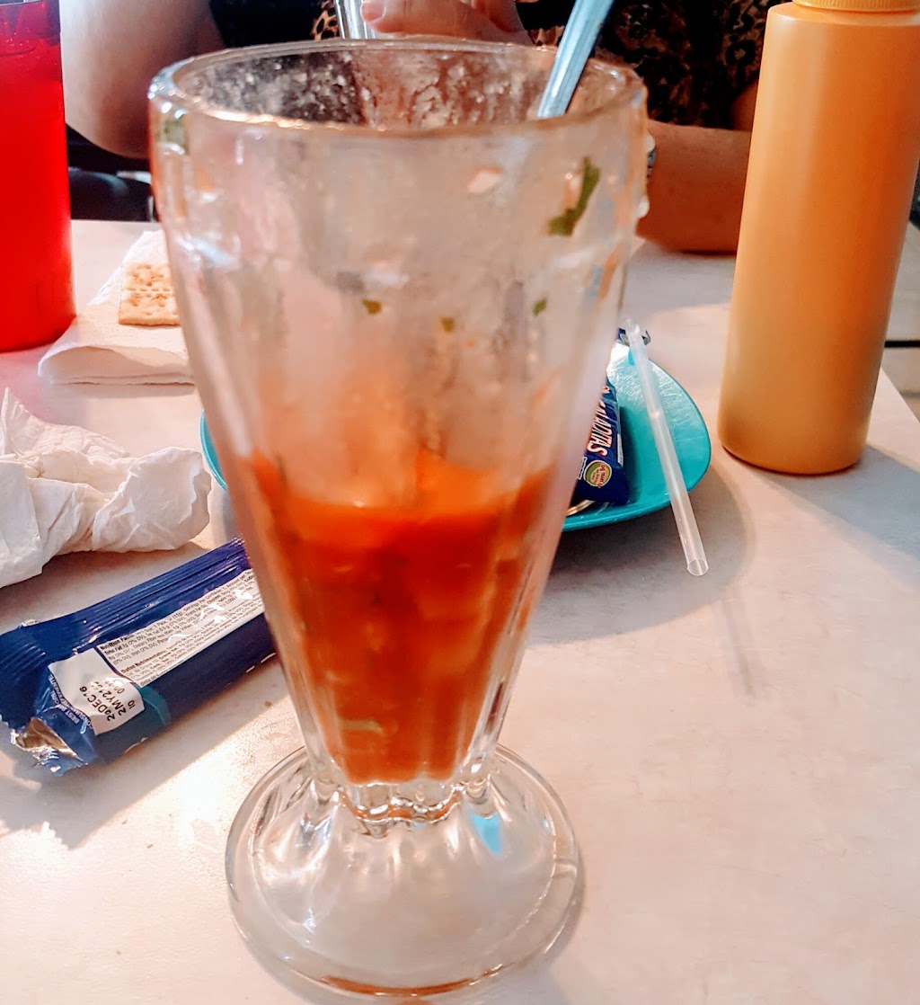 El Amigo Seafood Cockteleria | restaurant | 1644 International Blvd, Brownsville, TX 78520, USA | 9565899280 OR +1 956-589-9280