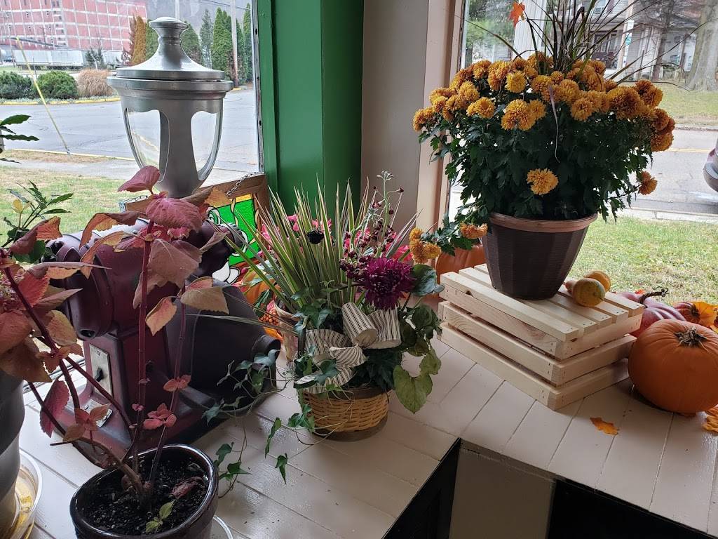 Greendale General | restaurant | 504 Nowlin Ave, Greendale, IN 47025, USA | 8122236084 OR +1 812-223-6084