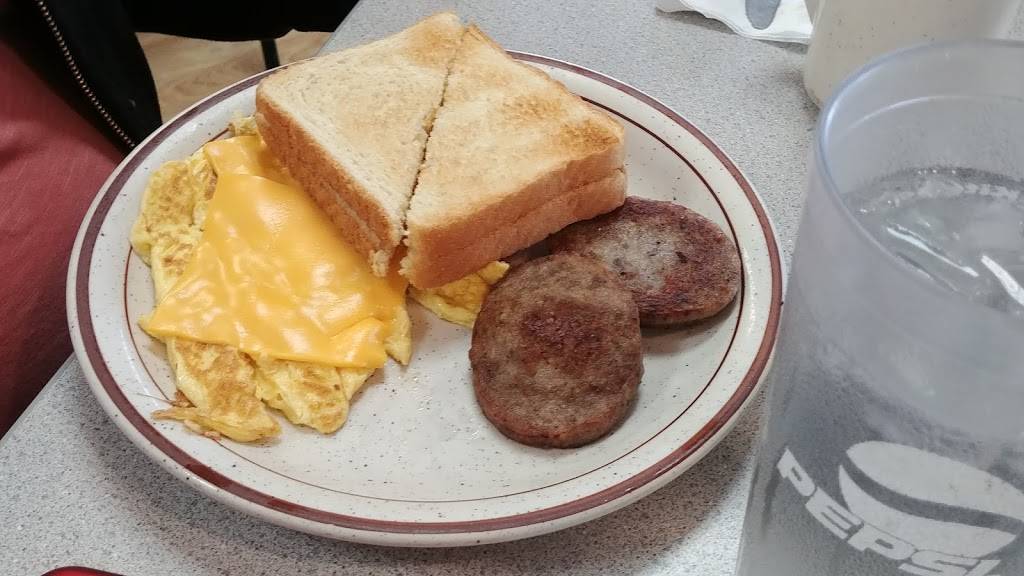 Kountry Kitchen | restaurant | 105 E Main St, Teutopolis, IL 62467, USA | 2178573948 OR +1 217-857-3948