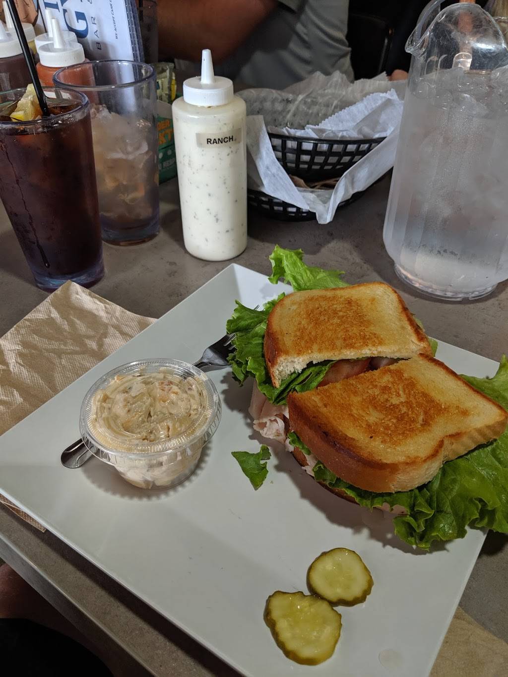 The Gym Bar & Grill | restaurant | 833 Water St, Sauk City, WI 53583, USA | 6086432001 OR +1 608-643-2001