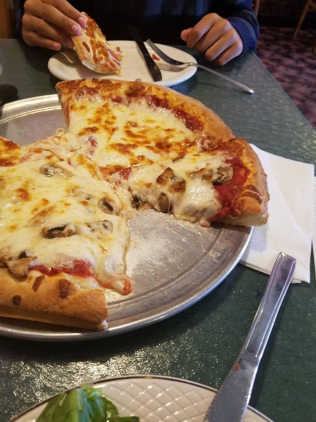 Sorrentos Pizza | restaurant | 1450 W Mission Rd D, San Marcos, CA 92069, USA | 7607274091 OR +1 760-727-4091