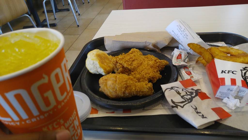 KFC | restaurant | 5711 Columbia Pike, Baileys Crossroads, VA 22041, USA | 7035781710 OR +1 703-578-1710