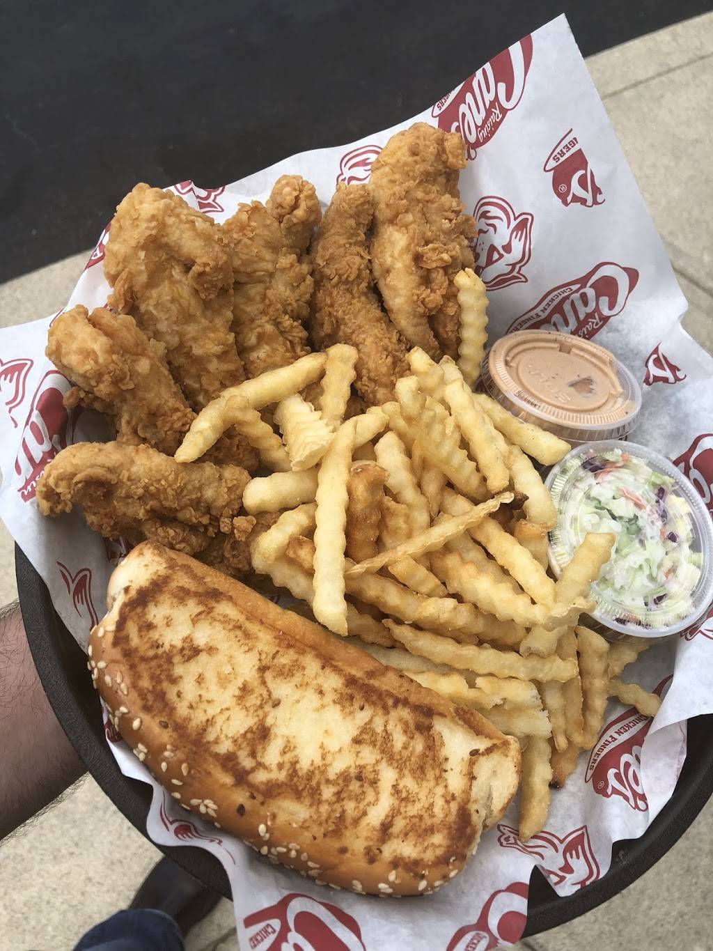 Raising Canes Chicken Fingers | restaurant | 2085 Polaris Pkwy, Columbus, OH 43240, USA | 6148470900 OR +1 614-847-0900