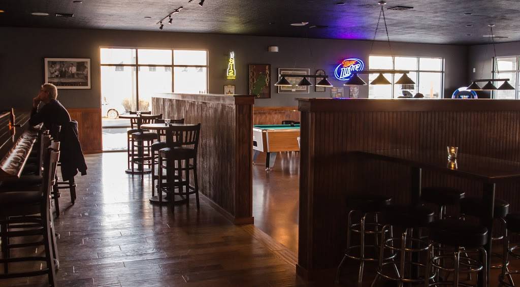 Whiskey Bobs Saloon | restaurant | 210 Meijer Dr, Lafayette, IN 47905, USA | 7652503222 OR +1 765-250-3222