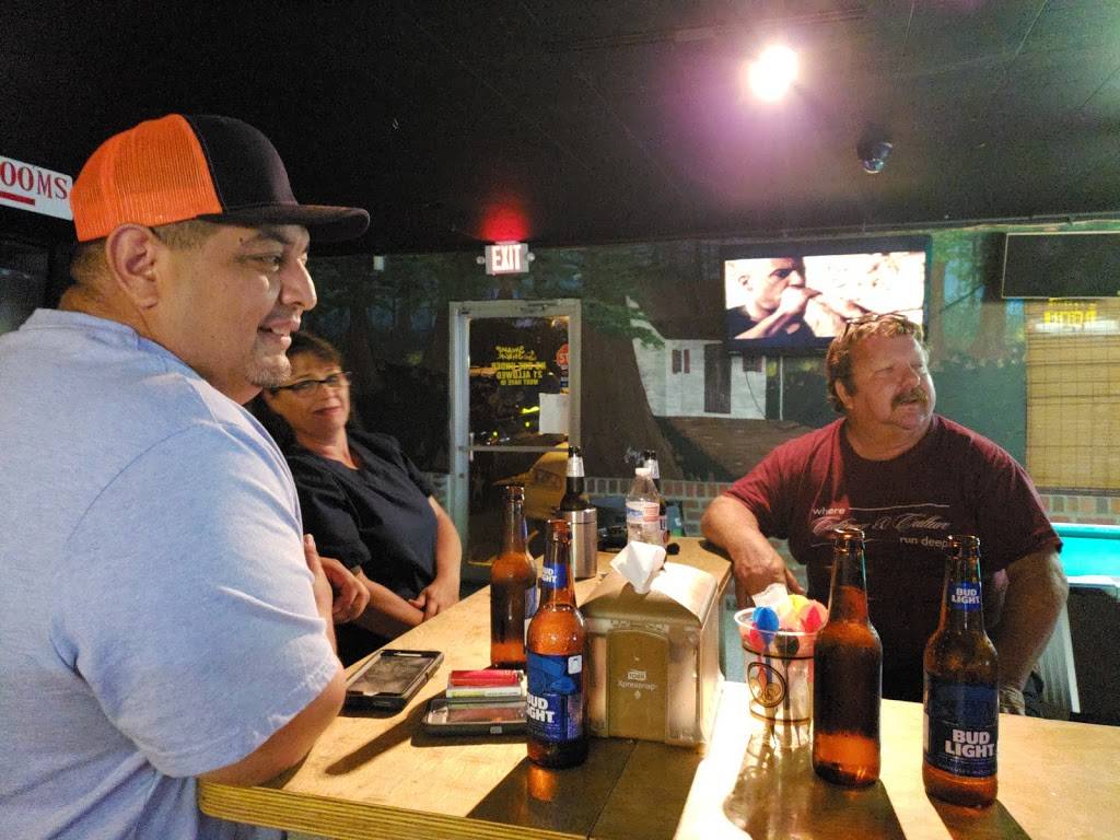 Hwy 20 Swamp Shack, LLC | restaurant | 1502 LA-20, Thibodaux, LA 70301, USA | 9854412444 OR +1 985-441-2444