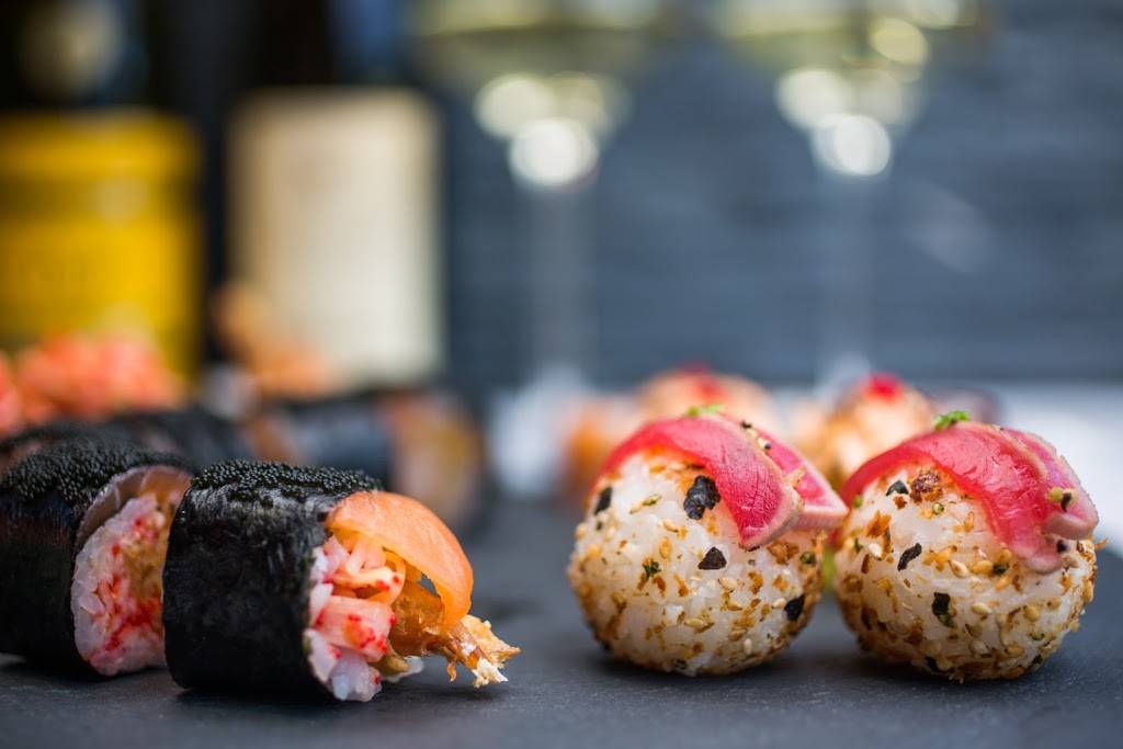 Sushi Shop | restaurant | 1428 Rue Roberval, Saint-Bruno-de-Montarville, QC J3V 5J2, Canada | 4506536888 OR +1 450-653-6888