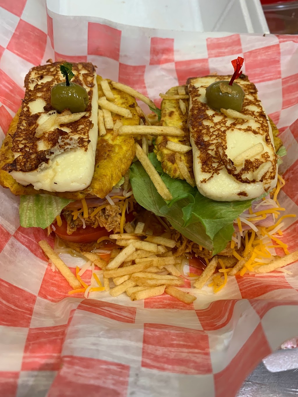 Don Tequeño y Doña Arepa | restaurant | 491 Blue Hill Avenue, Boston, MA 02121, USA | 6175168816 OR +1 617-516-8816