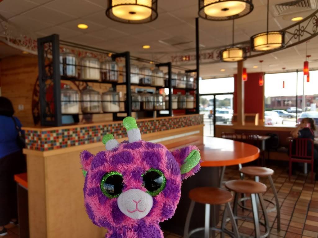 Popeyes Louisiana Kitchen | restaurant | 5245 W Colonial Dr, Orlando, FL 32808, USA | 4072996150 OR +1 407-299-6150