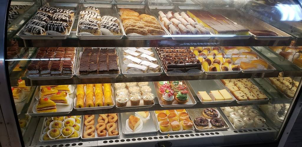 Tres Monitos Bakery | bakery | 5374 W 12th Ave, Hialeah, FL 33012, USA | 3055561321 OR +1 305-556-1321