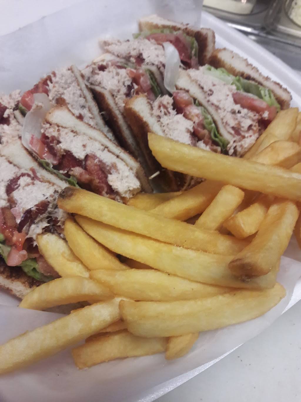 Jacquelines Pizza & Pasta | restaurant | 108 Broadway, Gloucester City, NJ 08030, USA | 8567425522 OR +1 856-742-5522