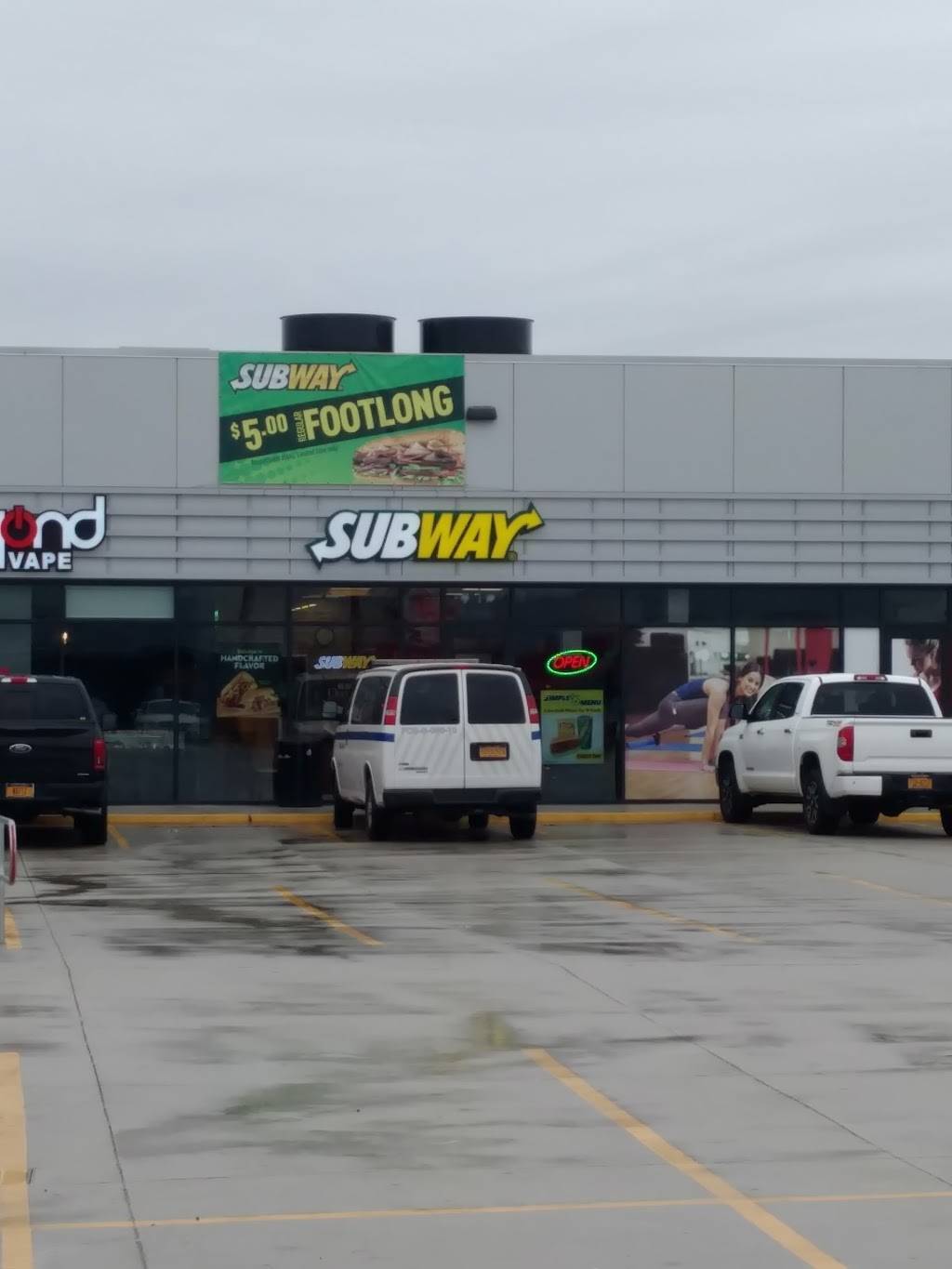 Subway Restaurants | restaurant | Shopping Center, 815 Hutchinson River Pkwy #2, Bronx, NY 10461, USA | 9297779949 OR +1 929-777-9949