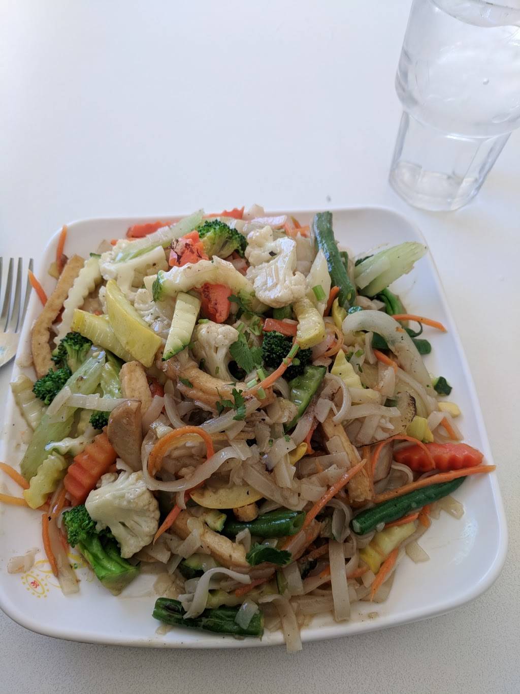 Loving Hut | restaurant | 2101 E Colonial Dr, Orlando, FL 32803, USA | 4078945673 OR +1 407-894-5673