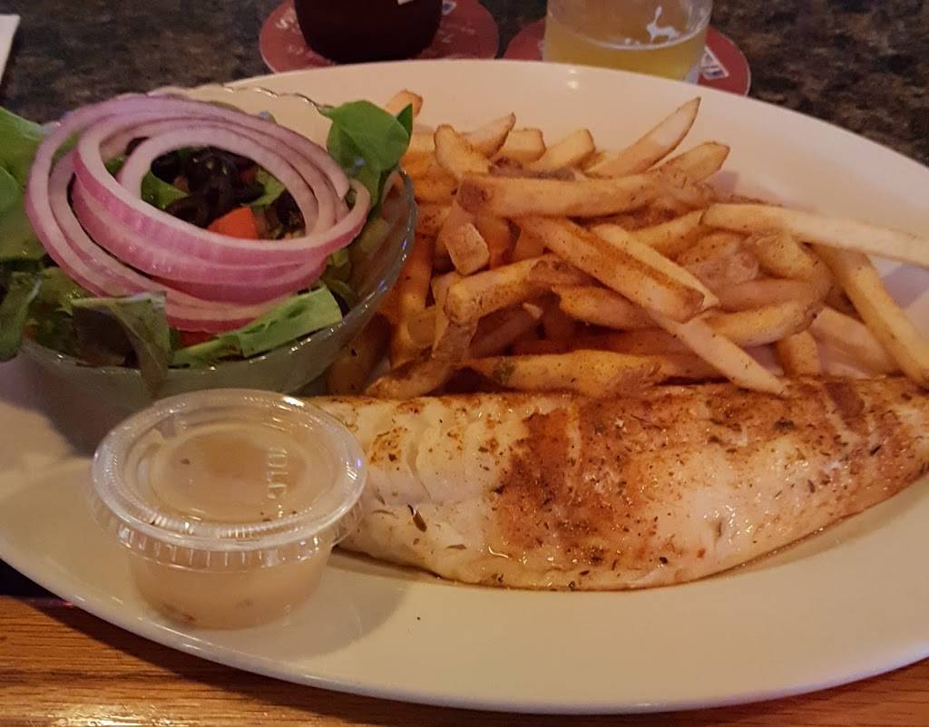 Town & Country Bar & Grill | restaurant | 2552 Benjamin Franklin Hwy, (Route 422), Edinburg, PA 16116, USA | 7246522551 OR +1 724-652-2551