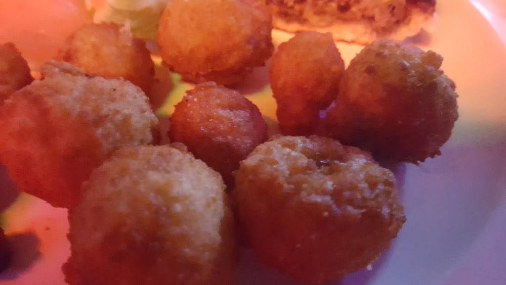 The Hitching Post Restaurant and Bar | restaurant | 2595 US-61, Festus, MO 63028, USA | 6369339378 OR +1 636-933-9378