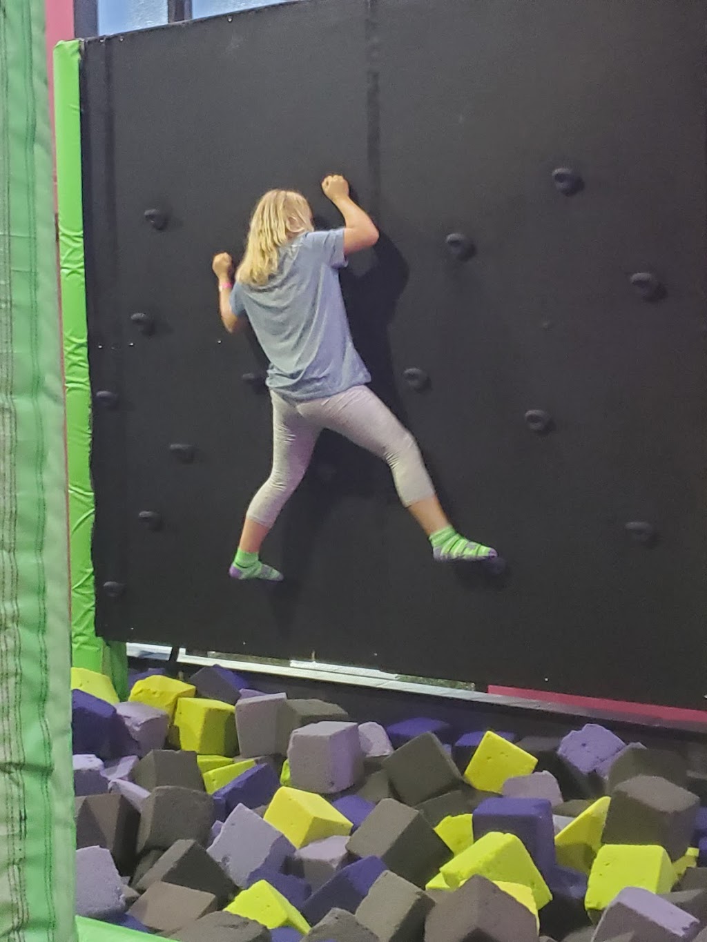 Flying Squirrel Cranberry Township | restaurant | 180 Tomlinson Dr, Zelienople, PA 16063, USA | 7244734646 OR +1 724-473-4646