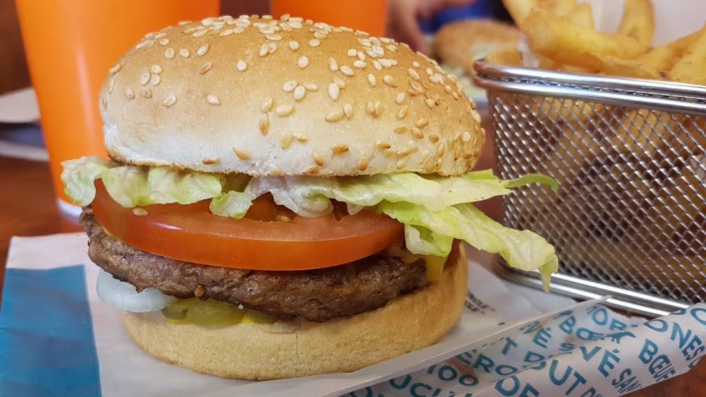 A&W Canada | restaurant | 618 Main St N, Mount Forest, ON N0G 2L2, Canada | 5195092929 OR +1 519-509-2929