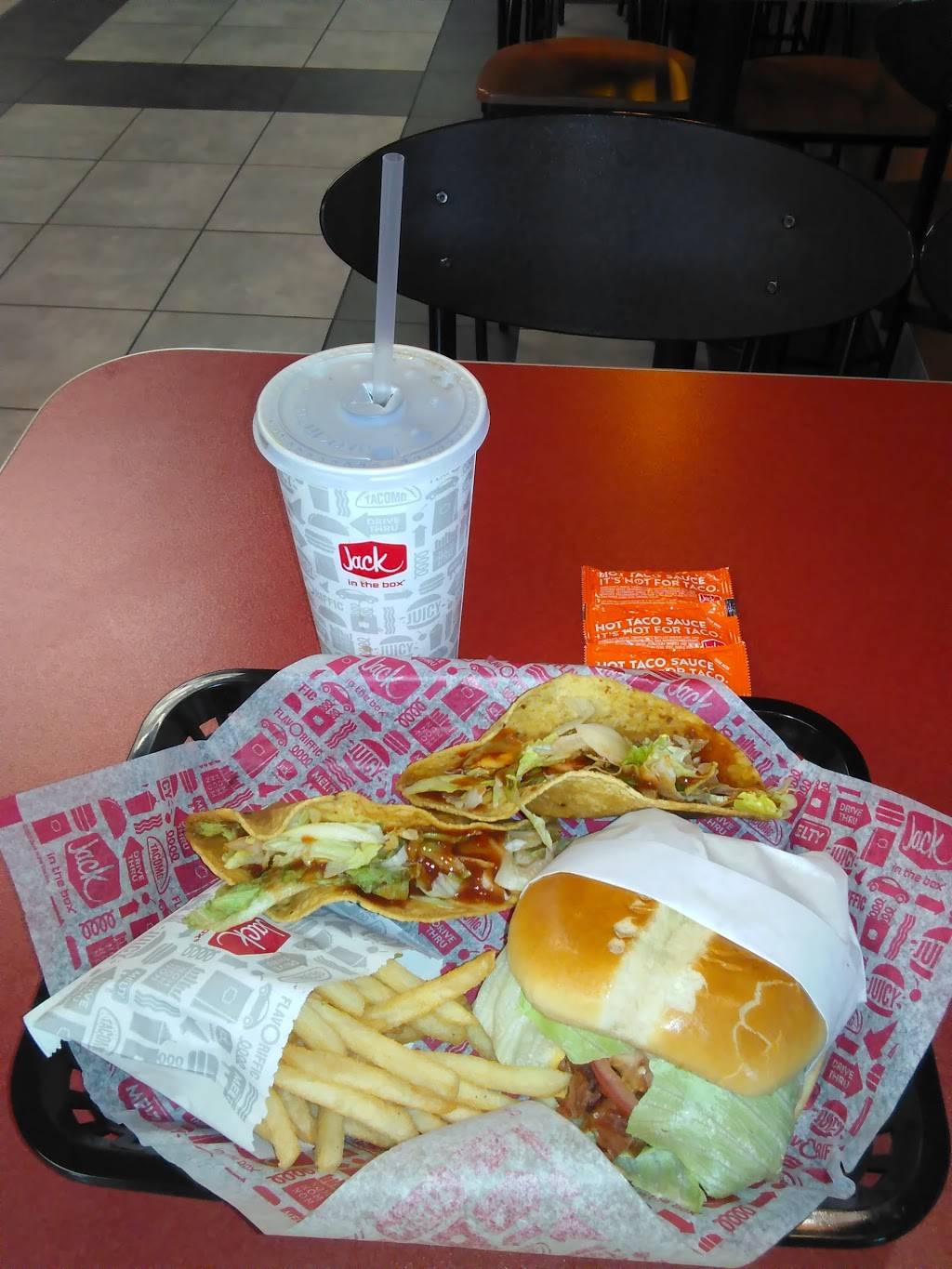 Jack in the Box | restaurant | 733 W Charter Way, Stockton, CA 95206, USA | 2094652682 OR +1 209-465-2682