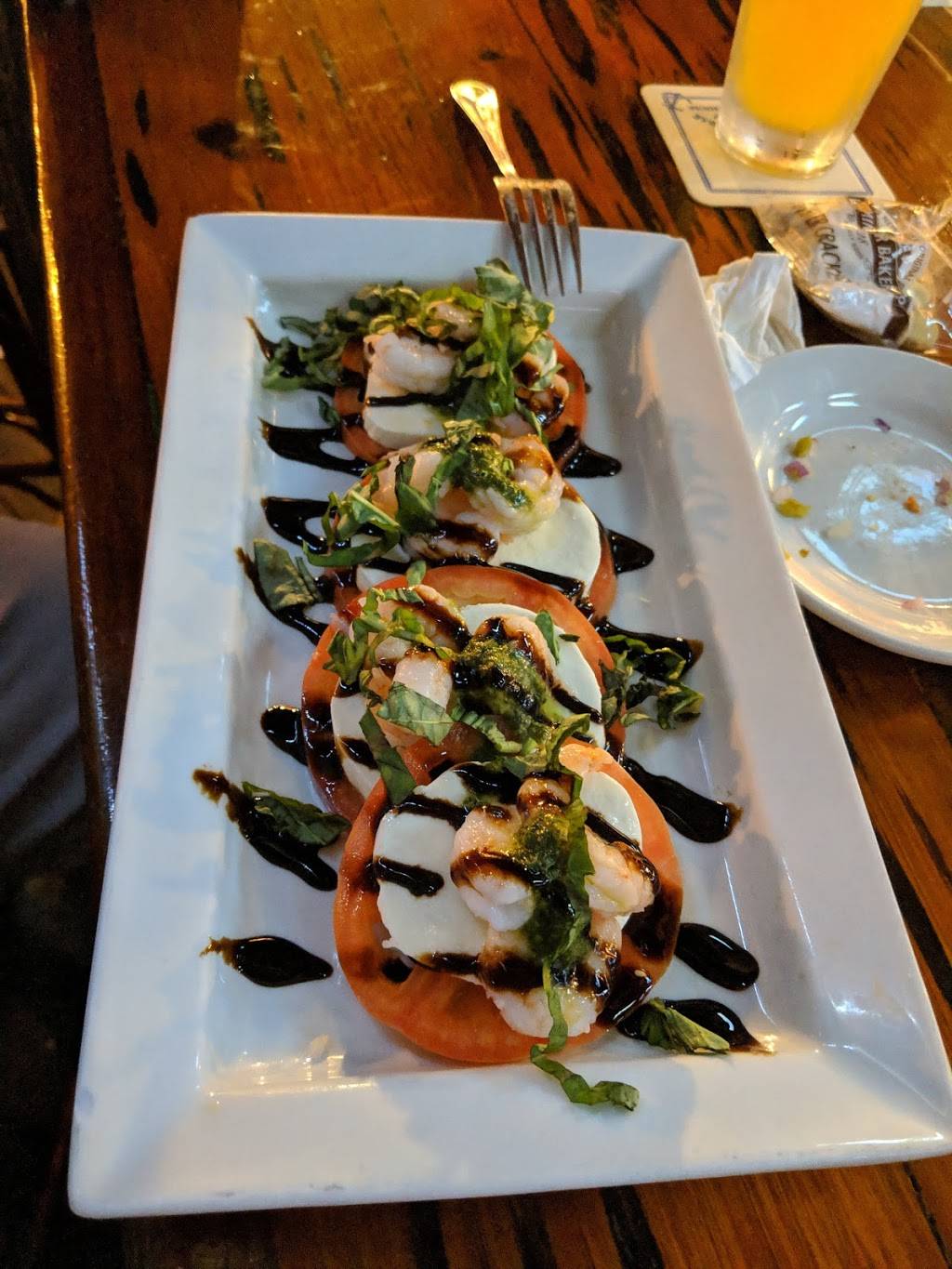 Dolphin Bar and Shrimp House | restaurant | 1401 NE Indian River Dr, Jensen Beach, FL 34957, USA | 7727815136 OR +1 772-781-5136