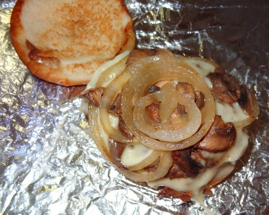 Nickelos Pizza | restaurant | 530 N Warpath Dr, Milan, IN 47031, USA | 8126543260 OR +1 812-654-3260