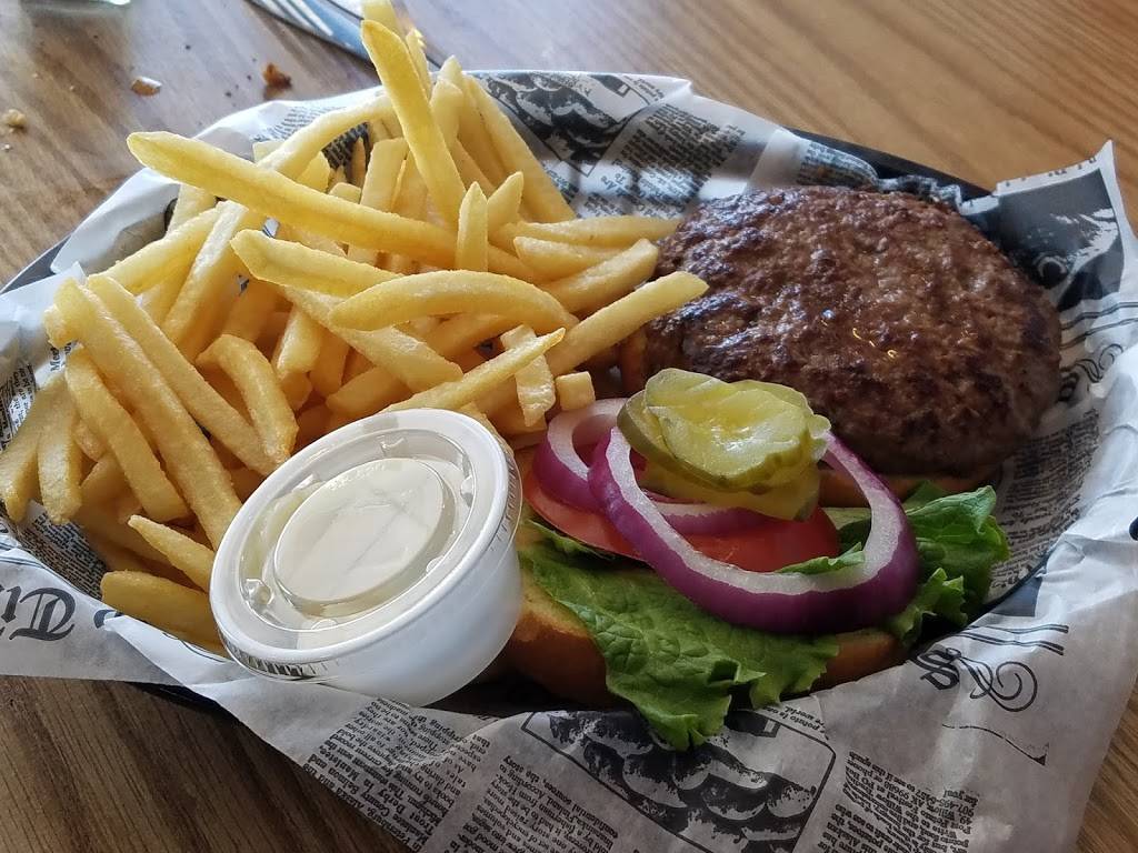 MI Patio Bar & Grill | restaurant | 30 S State St, St Ignace, MI 49781, USA | 9069842290 OR +1 906-984-2290