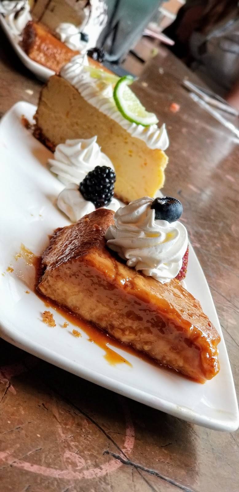 Cyclone Anayas Mexican Kitchen | restaurant | 800 Town and Country Blvd, Houston, TX 77024, USA | 7134611300 OR +1 713-461-1300