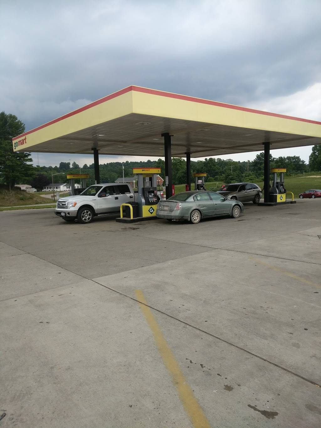 Go Mart | restaurant | 25780 Brimstone Rd, Coolville, OH 45723, USA | 7406676101 OR +1 740-667-6101