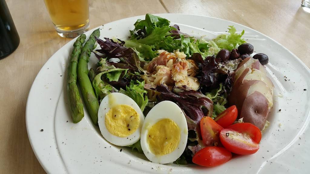 The Boat House Restaurant | restaurant | 2 Johnson St, Winona, MN 55987, USA | 5074746550 OR +1 507-474-6550