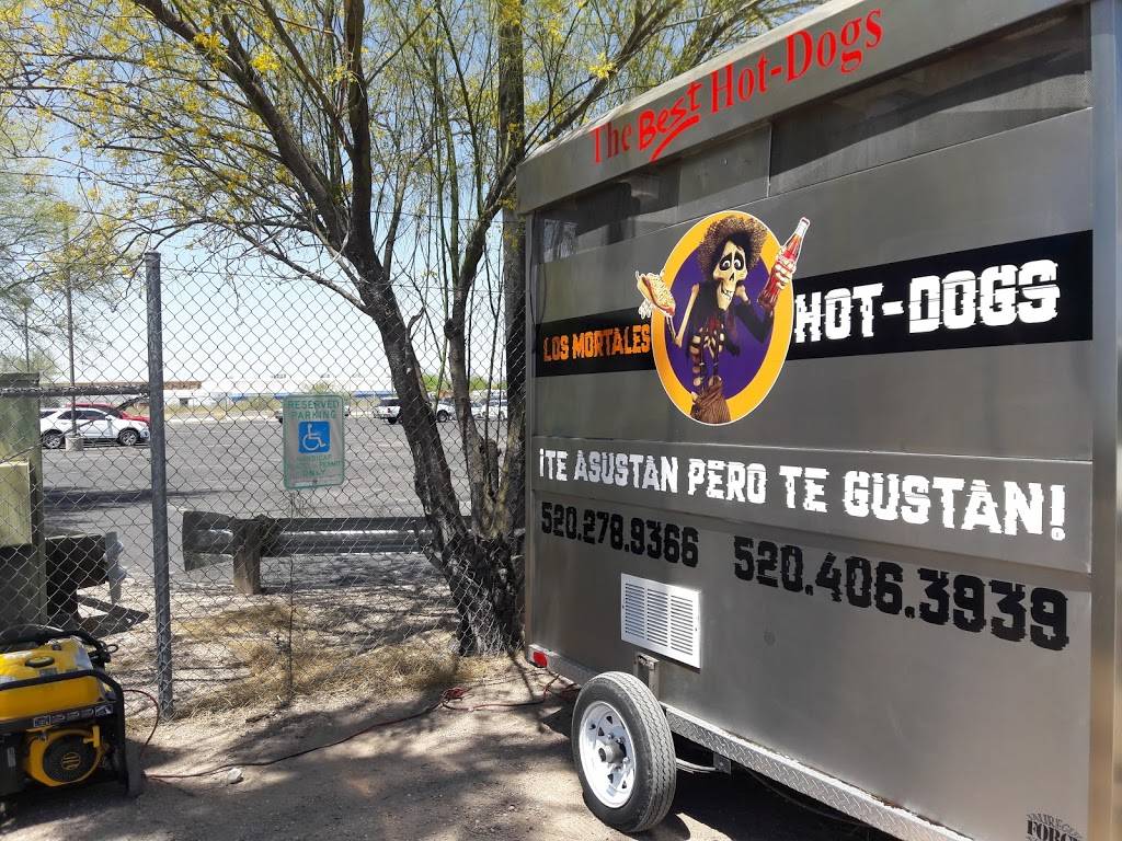 Los Mortales Hot Dogs | restaurant | 6400 S Country Club Rd, Tucson, AZ 85706, USA | 5204063939 OR +1 520-406-3939