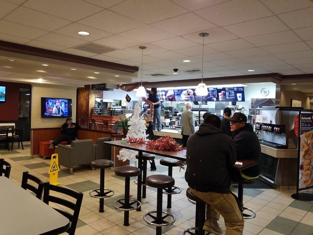 McDonalds | cafe | 6686 S Yosemite Ct, Englewood, CO 80111, USA | 3037706650 OR +1 303-770-6650