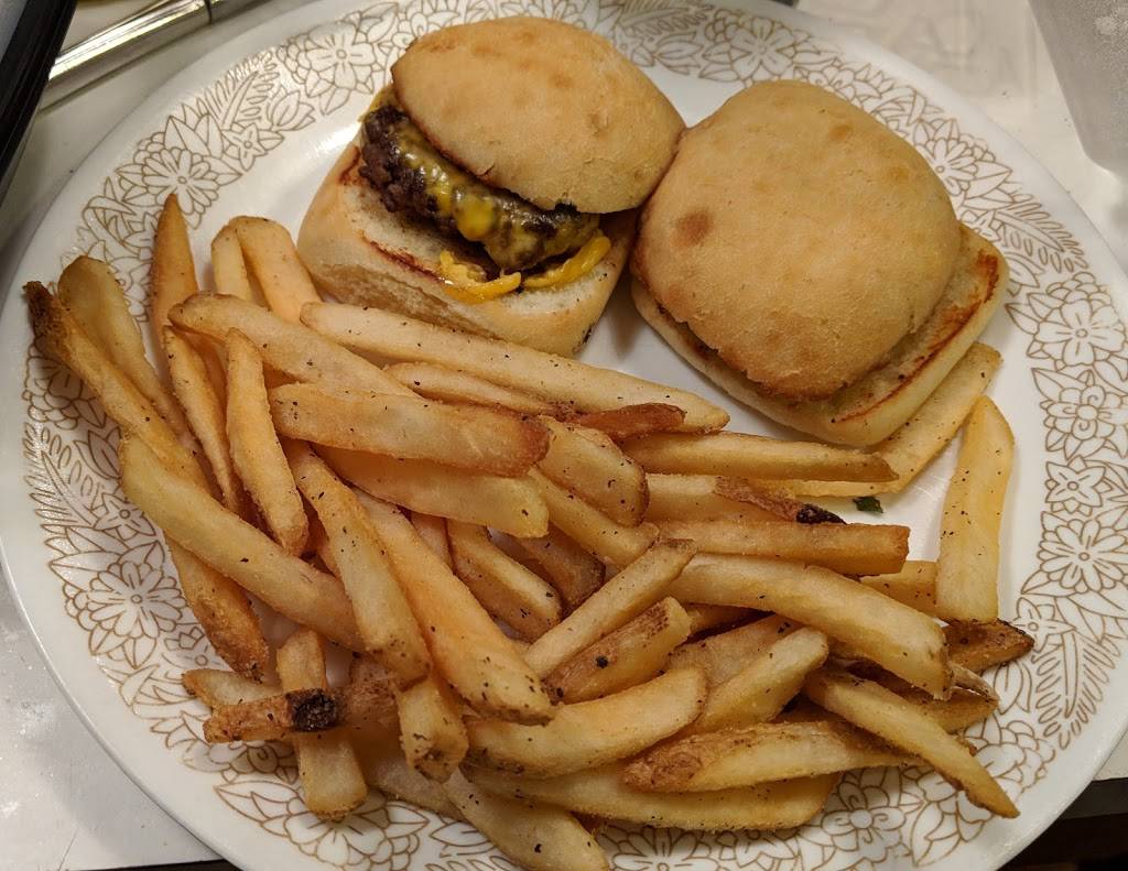 Applebees Grill + Bar | restaurant | 251 N Main St, Watertower Plaza, Leominster, MA 01453, USA | 9784669223 OR +1 978-466-9223