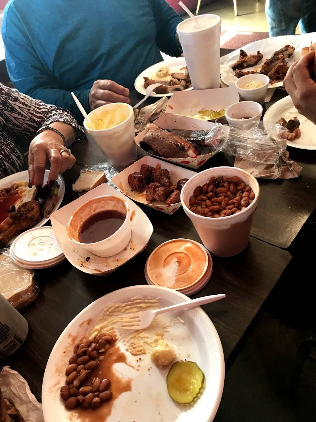 Jones Sausage & BBQ House | restaurant | 3139, 2827 Martin Luther King Dr, San Antonio, TX 78220, USA | 2102246999 OR +1 210-224-6999