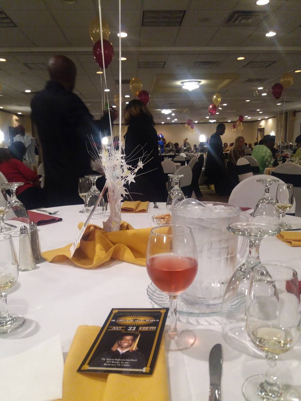 Roc Bar & Grill | restaurant | 911 Brooks Ave, Rochester, NY 14624, USA | 5853286000 OR +1 585-328-6000