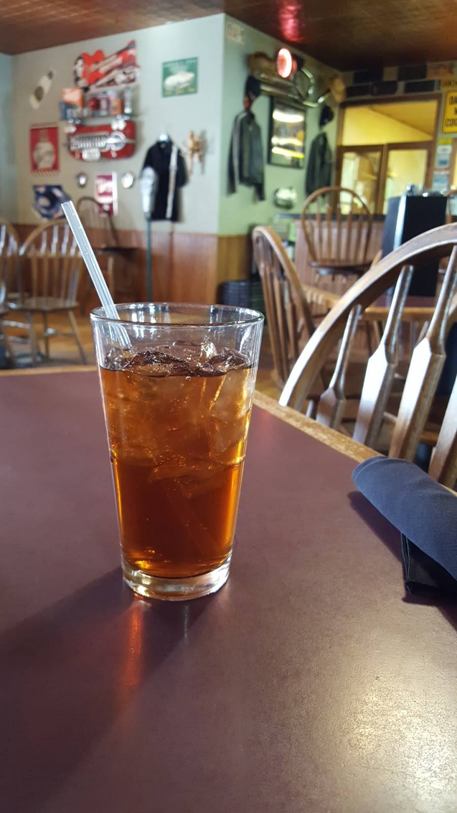 Village Pizzeria Of Amery | restaurant | 325 Keller Ave N, Amery, WI 54001, USA | 7152687010 OR +1 715-268-7010