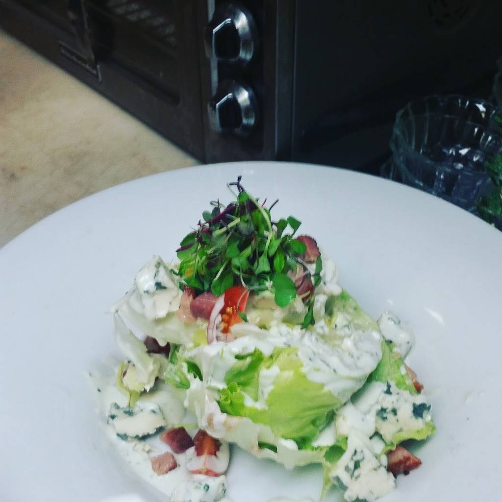 The Carriage House Restaurant | restaurant | 2101 Old Lakeshore Rd, Burlington, ON L7R 1A4, Canada | 9056347723 OR +1 905-634-7723