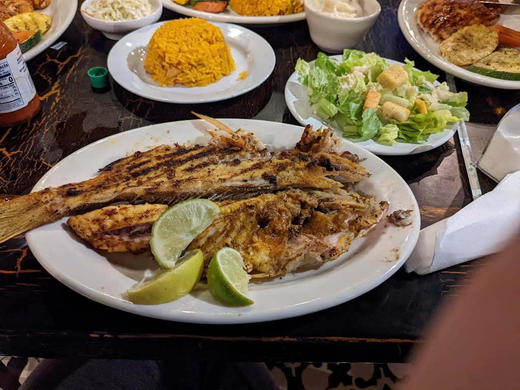 Garcias Seafood Grille & Fish Market | restaurant | 398 NW N River Dr, Miami, FL 33128, USA | 3053750765 OR +1 305-375-0765