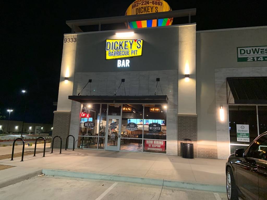 Dickeys BBQ & Mezcal Bar | restaurant | 9321 N Fwy, Fort Worth, TX 76177, USA | 6822246867 OR +1 682-224-6867
