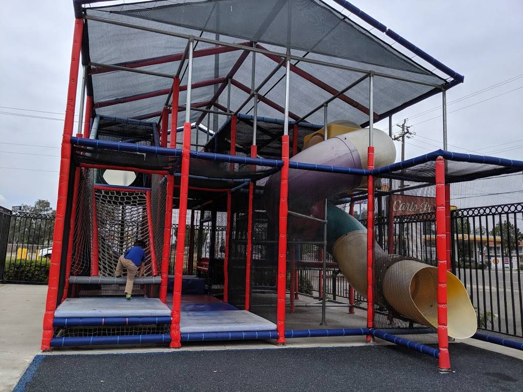 Carls Jr. | restaurant | 5275 W Shaw Ave, Fresno, CA 93722, USA | 5592756526 OR +1 559-275-6526