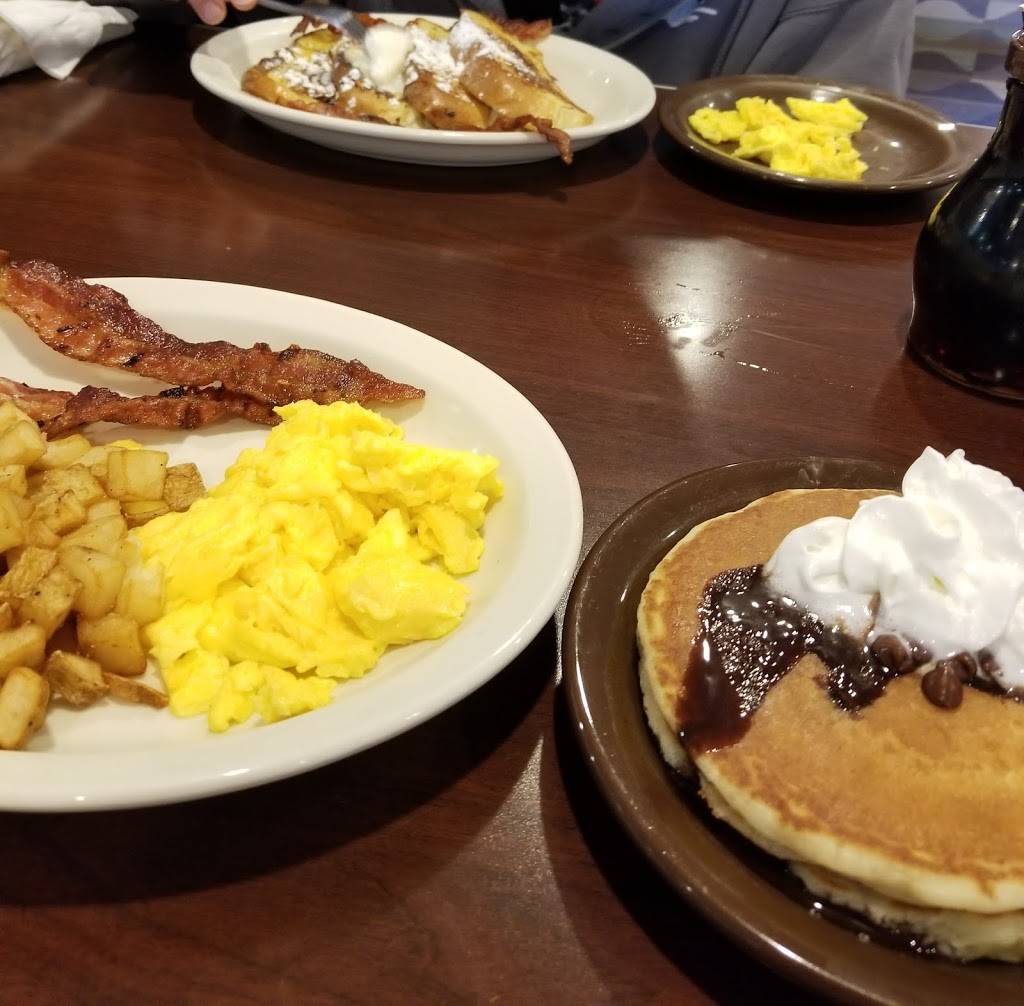 Village Inn | bakery | 8304 S 72nd St, Papillion, NE 68046, USA | 4023399339 OR +1 402-339-9339