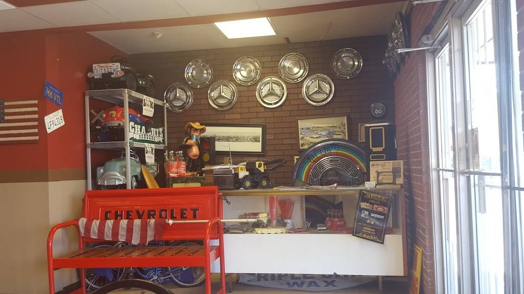 Chachis Burgers | restaurant | 10176 McCombs St, El Paso, TX 79924, USA | 9157596394 OR +1 915-759-6394