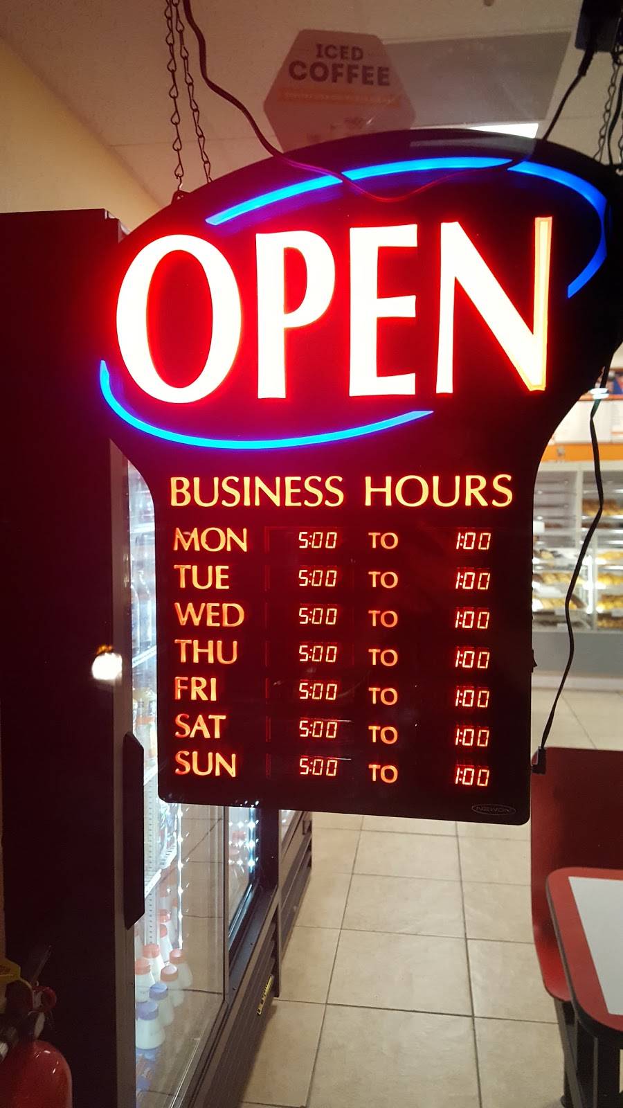 Donuts Crown | bakery | 1201 Lakeline Blvd, Cedar Park, TX 78613, USA | 5123375880 OR +1 512-337-5880