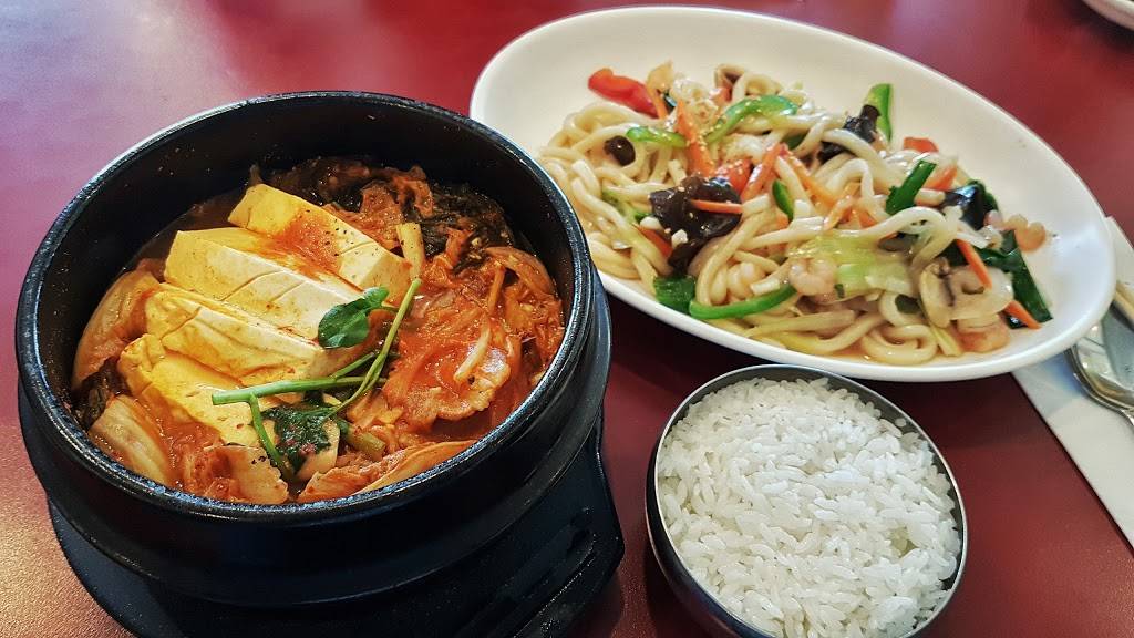 The Famous Owl of Minerva | restaurant | 1177 23A, Central Pkwy W #23A, Mississauga, ON L5C 2T1, Canada | 9052737275 OR +1 905-273-7275