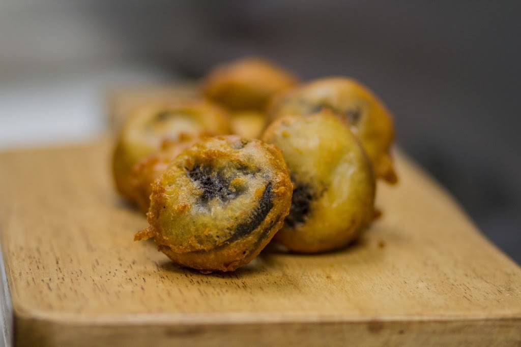 Flying Crust Pizza & Wings | night club | 3186 Roswell Rd NW, Atlanta, GA 30305, USA | 4042576222 OR +1 404-257-6222