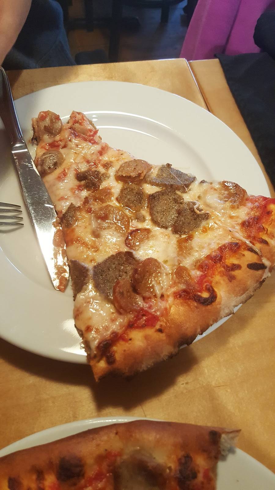 Woodys Brick Oven Pizza | restaurant | 11 Railroad Ave, York, ME 03909, USA | 2073630060 OR +1 207-363-0060