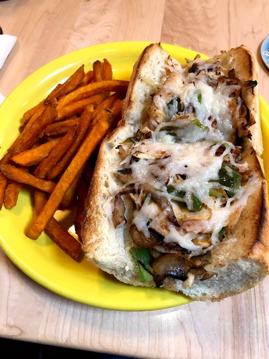 Stray Cat Cafe | restaurant | 5866 Washington Blvd, Arlington, VA 22205, USA | 7032377775 OR +1 703-237-7775