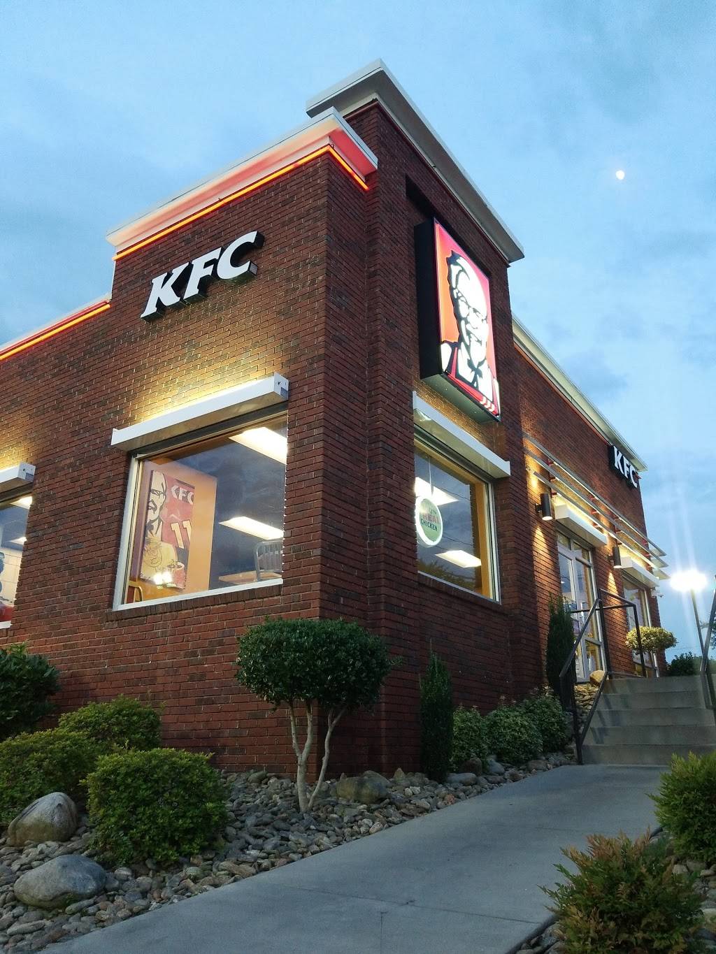 KFC | restaurant | 762 Piney Forest Rd, Danville, VA 24540, USA | 4347972623 OR +1 434-797-2623